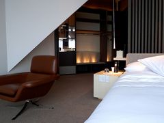 上海柏悦酒店外交官套房-主卧皮椅-上海柏悦酒店