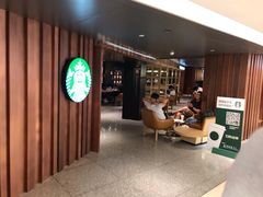 等位区-星巴克臻选(国贸商城首店)