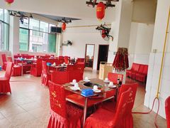 大堂-佘记全家福芋儿鸡(向阳街总店)