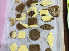 -三只小羊蛋糕DIY烘焙·拼豆·银饰(光谷店)