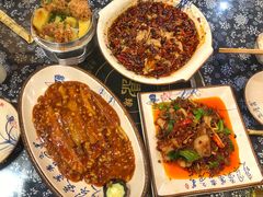 -黄桷树曹家私房菜(江与城店)