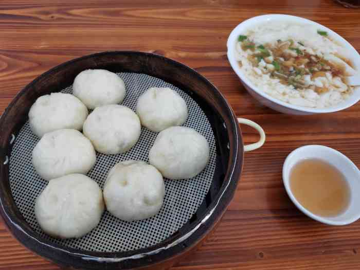 包笼天下(丁桥店)-"小笼包的口味有点被吹过头了,仅仅只是发面.