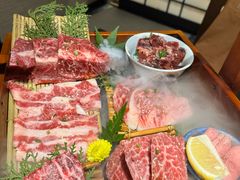 -山川小町·极番烧肉(新地假日广场店)
