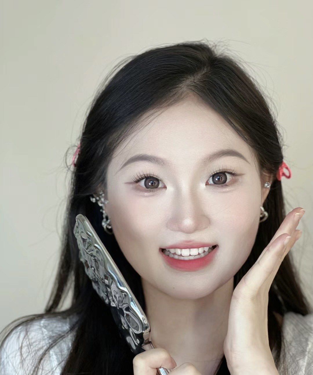 小姐姐属于脸"圆圆的"肉肉可爱脸