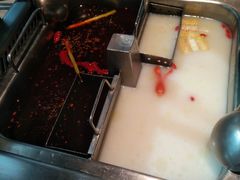 -海底捞火锅鲜切牛肉主题店(长寿路店)