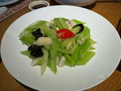 -顺风汤馆·广府粤菜(江宸天街店)