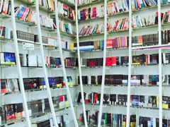 -钟书阁(松江泰晤士小镇店)