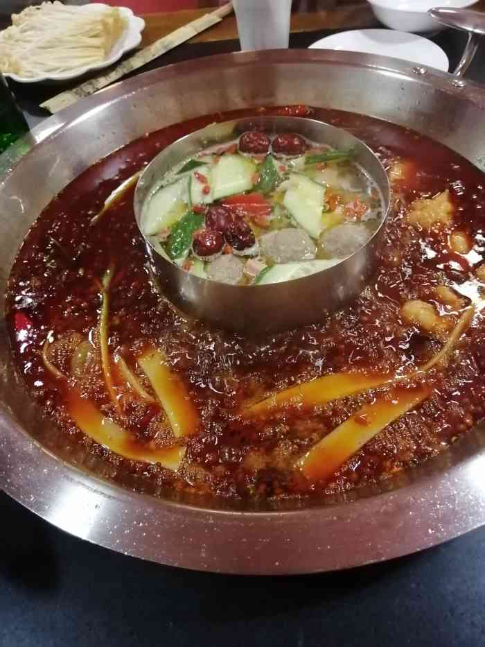 重庆露凝香老火锅-"14年来成都吃的第一家火锅就是这家露凝香.