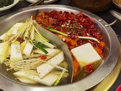 -沸炉重庆老火锅(军事博物馆店)