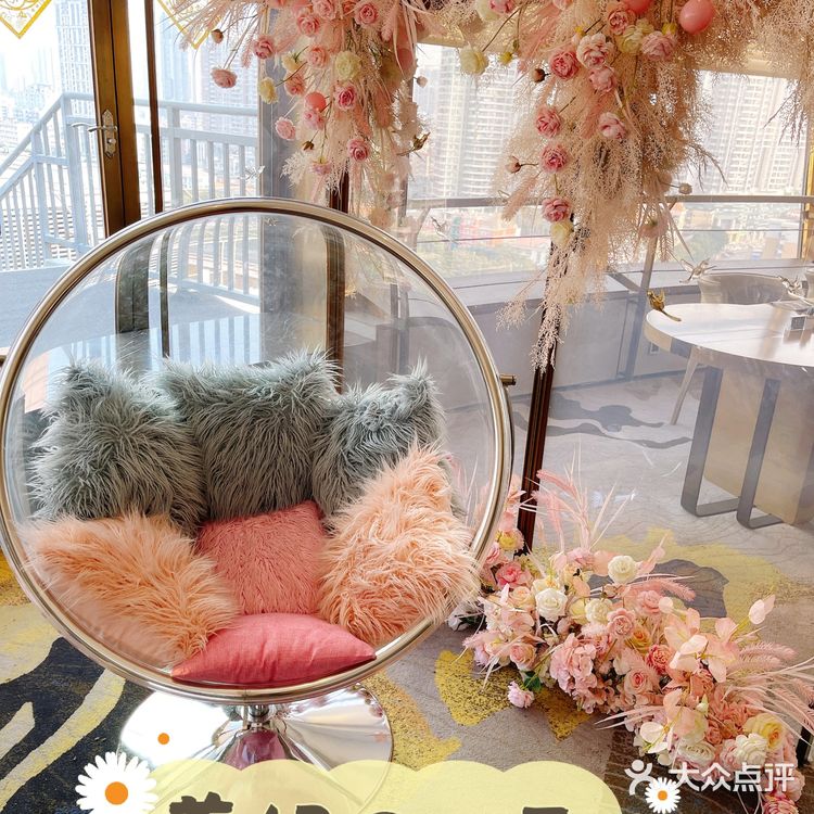 广州老地标爱群大厦｜17楼杏荟旋转餐厅享受下午茶的一天