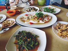 -大树下海鲜饭店