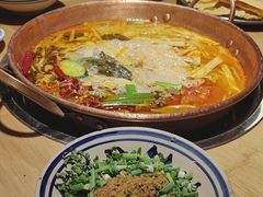 -洱火云南酸菜牛肉火锅(石景山当代商城店)