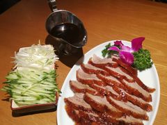 老北京烤鸭-陈阿婆鱼头泡饼·京味菜(复兴路店)