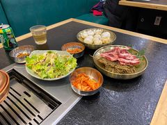 -臻牛烤肉