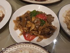 猪肝炒杏鲍菇-吉事利茶餐厅