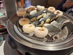 -围炉肉舍•炭烤活鳗•丹东海鲜烤肉(步行街店)