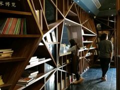 -钟书阁(松江泰晤士小镇店)