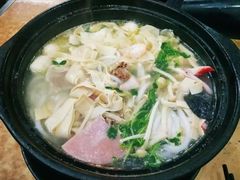 -丽虹云南过桥米线(兴工街店)