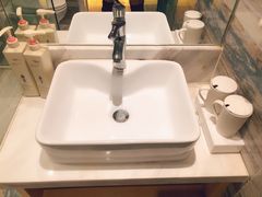 -爱舍美景酒店(燕儿岛路地铁站店)