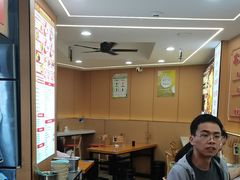 -叶伟胡辣壳面(两路口店)