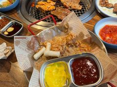 -明洞阿姨·韩式酱蟹烤肉·创意料理(三元桥店)