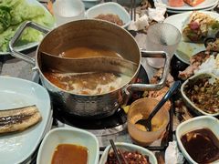 -金滏山烤肉·海鲜·火锅自助餐厅(襄阳万达店)