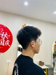 -JK奇积发型连锁机构