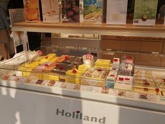 面包甜点陈列柜-好利来(革新店)