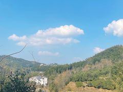 -梅岭月亮湾山体公园