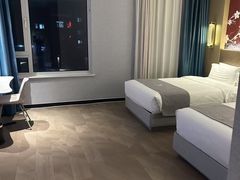 -格林东方酒店(北京国贸四惠高碑店地铁站店)