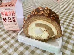 生椰拿铁梦龙卷-罗森尼娜(德思勤店)