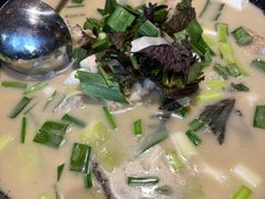 黄南水库有机鱼-头上红煨盐鸡·非遗院子餐厅