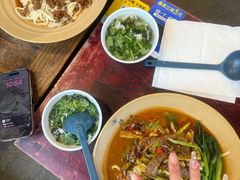 爆炒牛肉板凳面-方铲铲·成都板凳面(滨江银泰店)