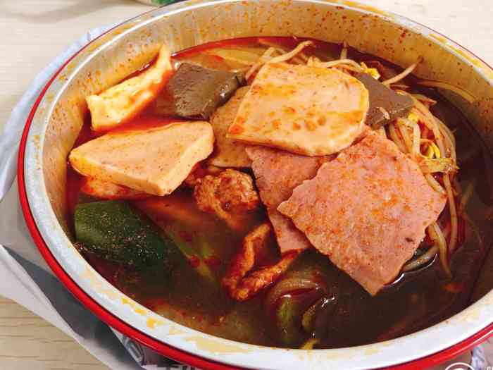 秋老虎火锅冒菜(资阳店)-"周末吃外卖的日子[憨笑]秋老虎火锅麻辣.