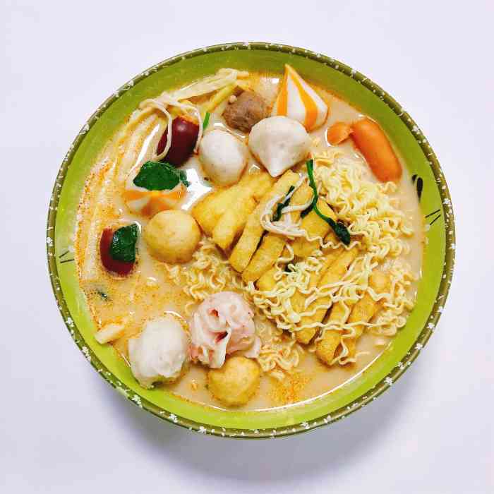 周洋麻辣烫-"汤底味道非常好,菜品新鲜,服务态度也是非.