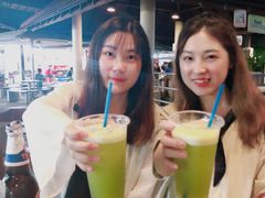 -东海岸人工湖美食村