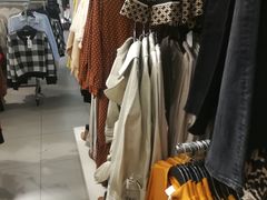 -H&M(鹏欣水游城店)