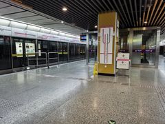 -红土地(地铁站)