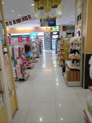 -爱婴室(上海嘉定罗宾森广场店)