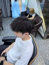 -藤野造型专业烫染接发