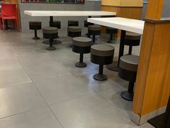 用餐区-永和大王(长寿路店)