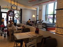 -必胜客(武汉欢乐谷店)