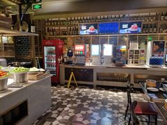 -钱小奴海鲜自助黑金店(杭州滨江龙湖店)