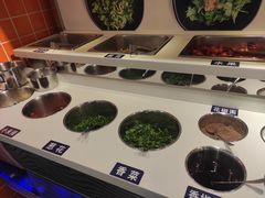 自助调料区-屋头串串(临江路店)