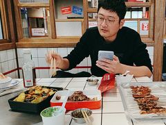-喜悦小串丹东小黄牛海鲜烧烤大排档(民主广场店)