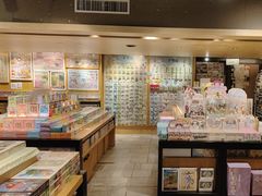-猫的天空之城概念书店(苏州诚品店)
