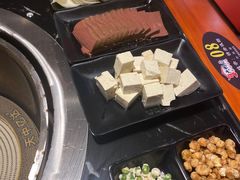 -六州府地锅鸡·农家菜·龙虾(未来科技城店)