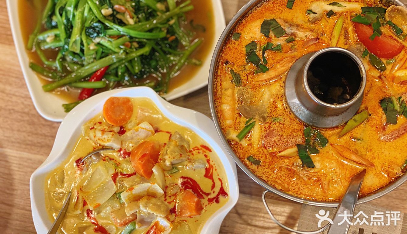 料很足啦。这个强推强推！「黄咖喱鸡肉」量也是很足