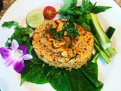 -Chom Cafe and Restaurant