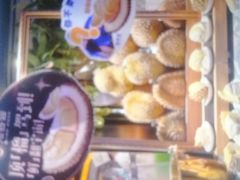-雍容荟帝王蟹活龙虾展台自助(IFS黑金店)